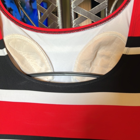 Sporty sexy bathing suit - Picture 3 of 3